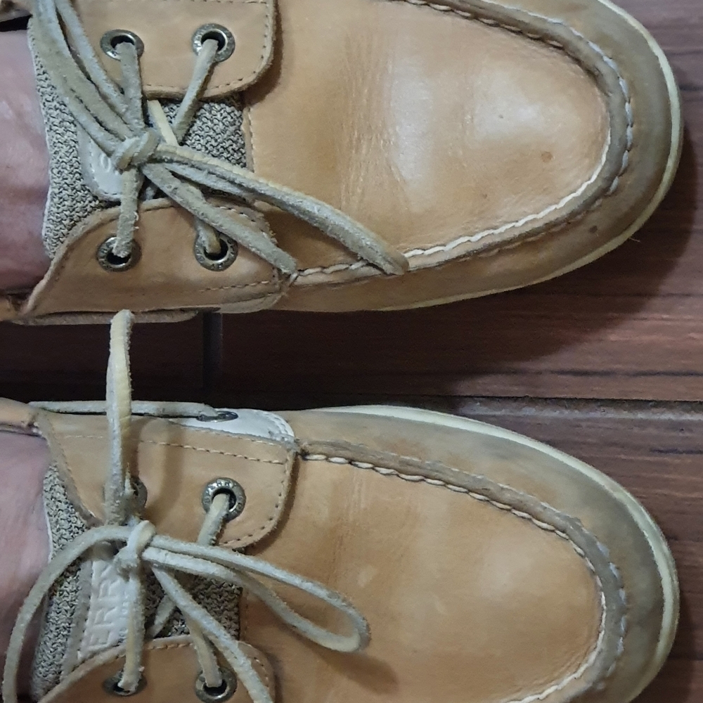 Shoes - Picture 4 of 6